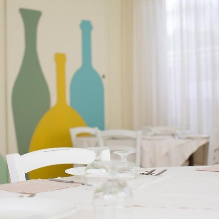 Hotel Trieste Cesenatico Esterno foto