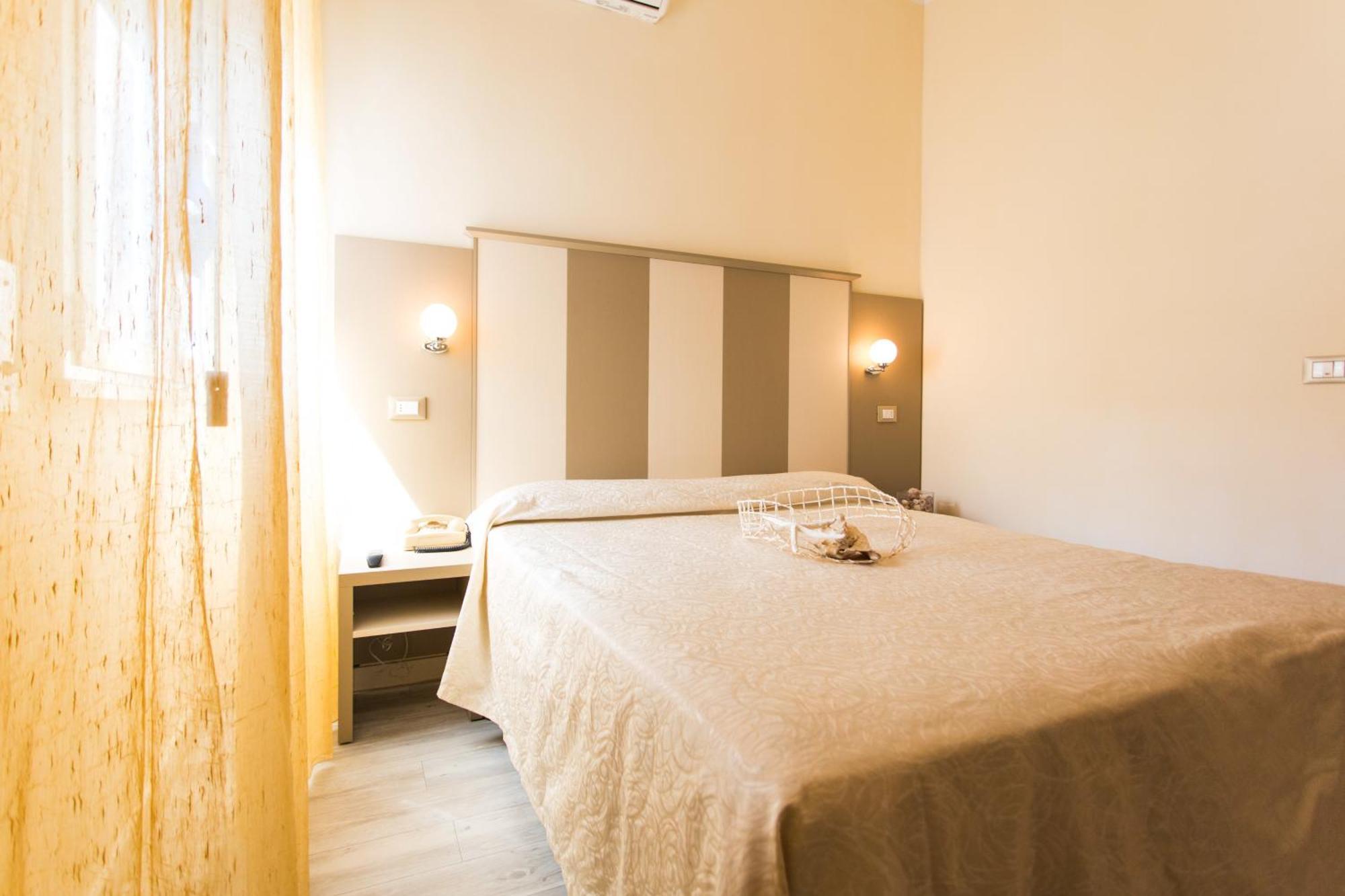 Hotel Trieste Cesenatico Camera foto
