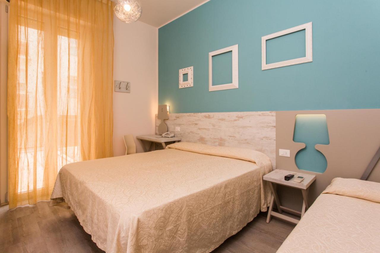 Hotel Trieste Cesenatico Camera foto