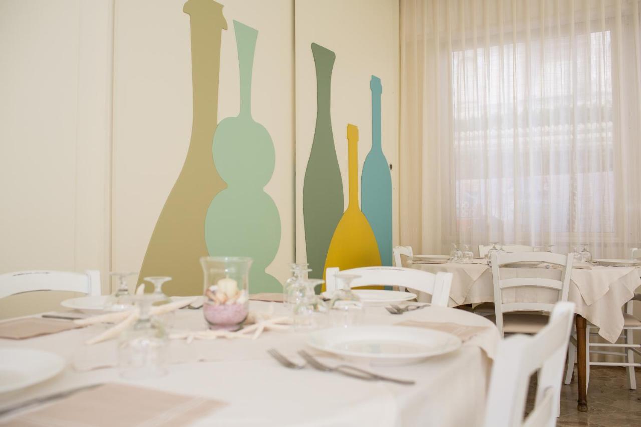 Hotel Trieste Cesenatico Esterno foto